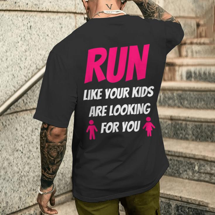Family New Dad Run Commeios Enfantsous Cherchaient T-shirt imprimé au dos Cadeaux pour lui