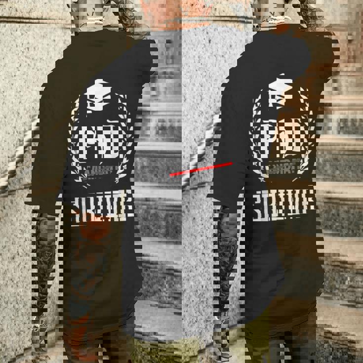 PhdurvivorFor Graduationtudent メンズTシャツ バックプリント 彼への贈り物