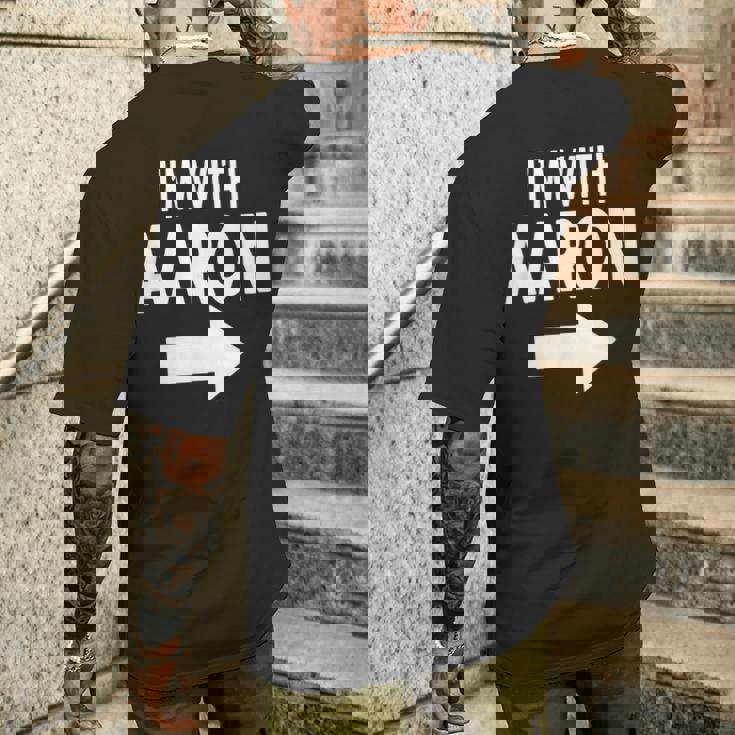 I'm With Aaron 名前 Aaron メンズTシャツ バックプリント 彼への贈り物