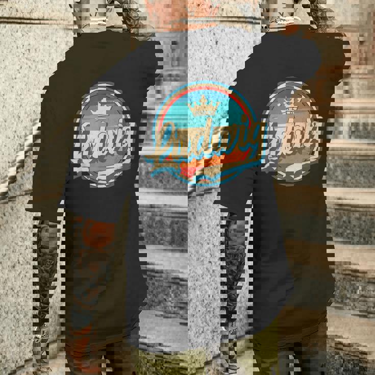 Ludwig レトロ 名前入り ヴィンテージ ファーストネーム ルートヴィヒ メンズTシャツ バックプリント 彼への贈り物