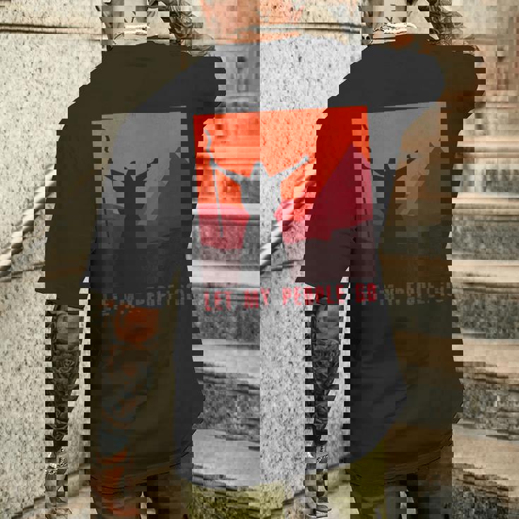 Moses Parts The Redea ユダヤ人 過越祭 ホリデー メンズTシャツ バックプリント 彼への贈り物