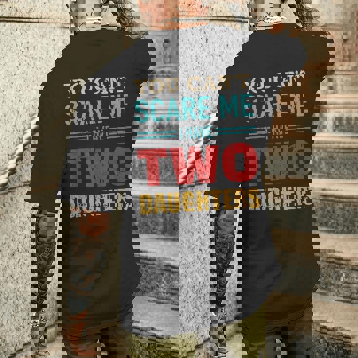 Non Puoipaventarmi Ho Due 2 Figlie Un Regalo Per Il Papà T-shirt da uomo con stampa posteriore Regalos para él