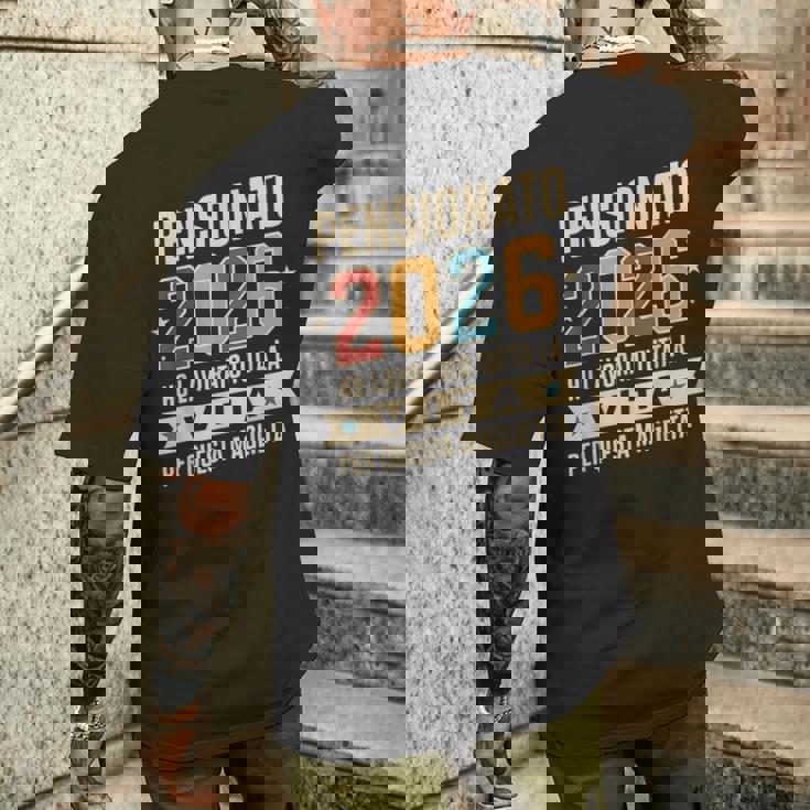 Uomo Pensione Regalo Papà Collega Divertente Pensionato 2026 T-shirt da uomo con stampa posteriore Regalos para él