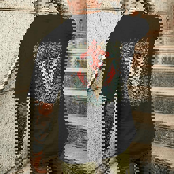 V文字 アルファベット ヴィンテージ モノグラム イニシャル 名前 メンズTシャツ バックプリント 彼への贈り物