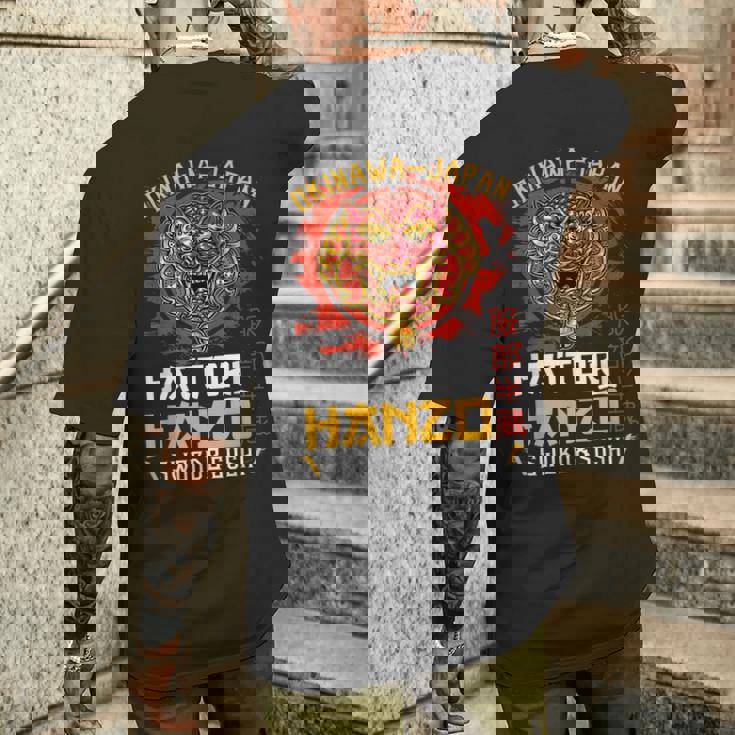 Warrior Warrior 沖縄 日本 はっとり 半蔵 剣と寿司 メンズTシャツ バックプリント 彼への贈り物