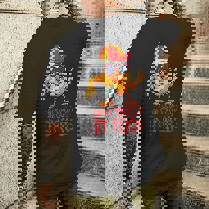 おもしろエッグが簡単に興奮するエッグ。 メンズTシャツ バックプリント 彼への贈り物