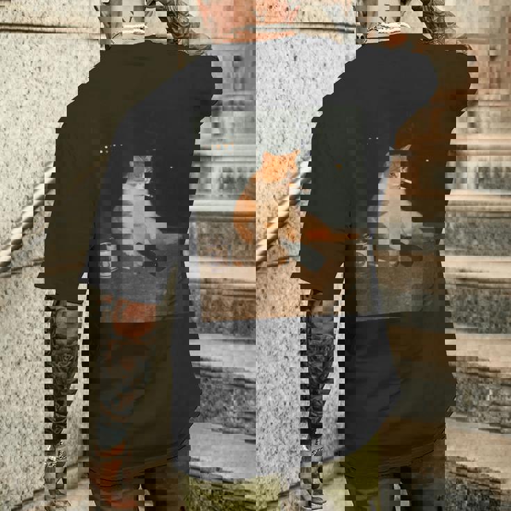 おもしろタバコ 子猫 喫煙 バカ ミーム ブレイン メンズTシャツ バックプリント 彼への贈り物