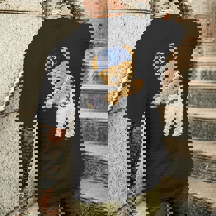 かわいいテディベア野球ヒッター。 メンズTシャツ バックプリント 彼への贈り物