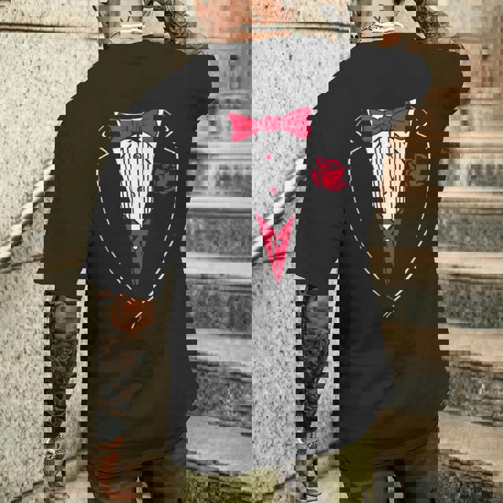 かわいいレッドパピヨンとローズのタキシード。 メンズTシャツ バックプリント 彼への贈り物