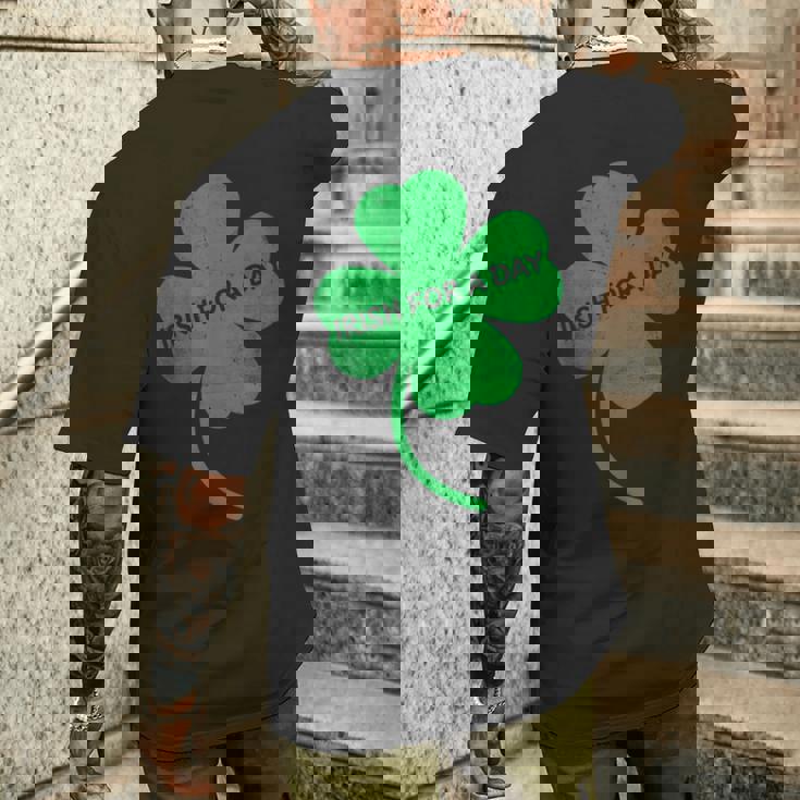 アイリッシュ・フォー・ア・デイ 聖パトリックの日のシャムロック・アイルランドの衣装 メンズTシャツ バックプリント 彼への贈り物