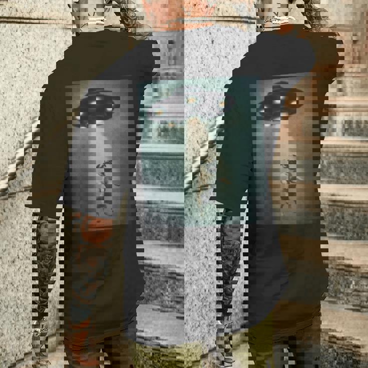 エイリアン誘拐パグ Ufo 面白い宇宙犬デザイン メンズTシャツ バックプリント 彼への贈り物