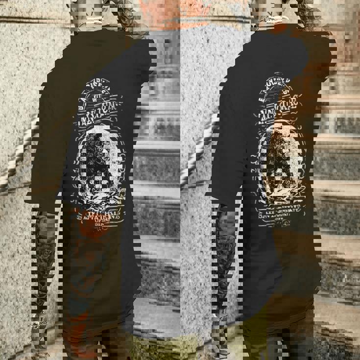 シエナの聖カタリナ 引用 クマの男らしい勇気 カトリック男性 メンズTシャツ バックプリント 彼への贈り物