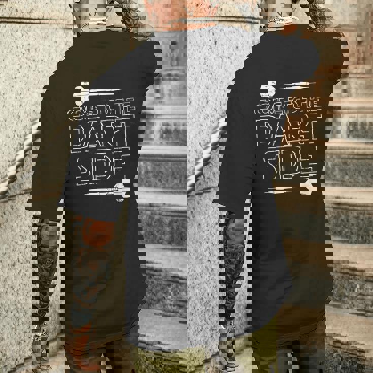 メンズ ダーツボード ダーツボード 面白いことわざダーツスポーツ メンズTシャツ バックプリント 彼への贈り物