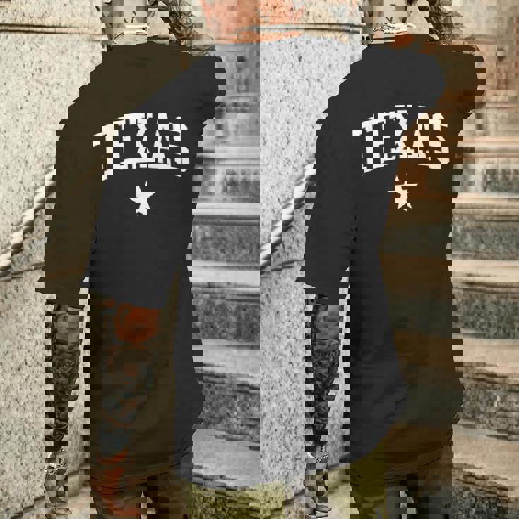 テキサス州立大学からのテキサスホームヴィンテージテキサスギフト。 メンズTシャツ バックプリント 彼への贈り物