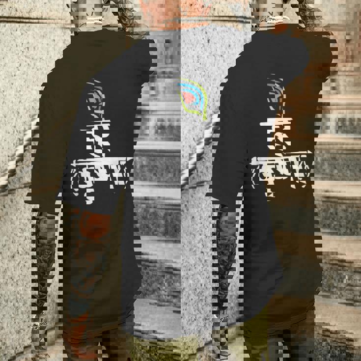 ハレ クリシュナ マントラ インディアン フルート 孔雀 羽 トゥルシ マーラ メンズTシャツ バックプリント 彼への贈り物