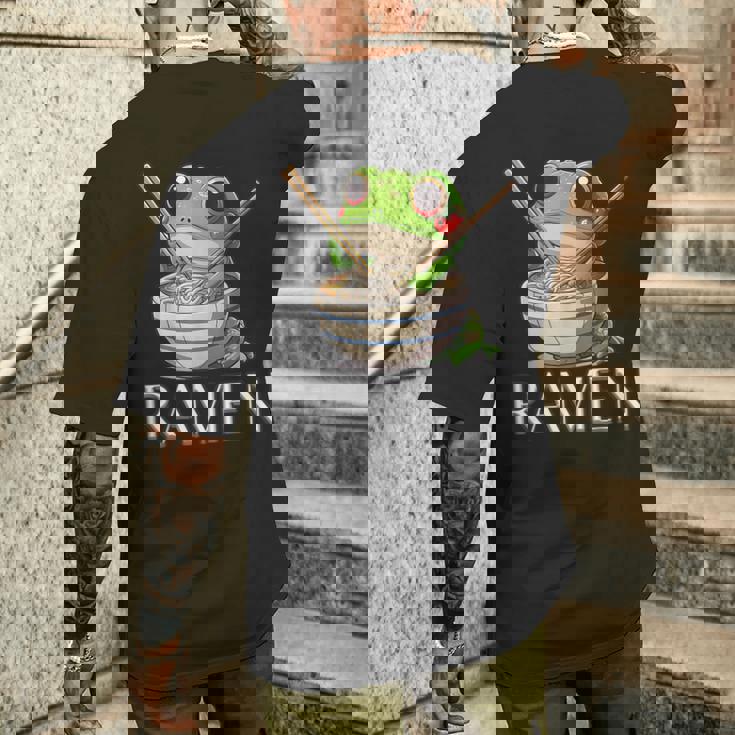 ラーメンを食べるカエルの麺 カワイイ 美的 日本アニメ メンズTシャツ バックプリント 彼への贈り物