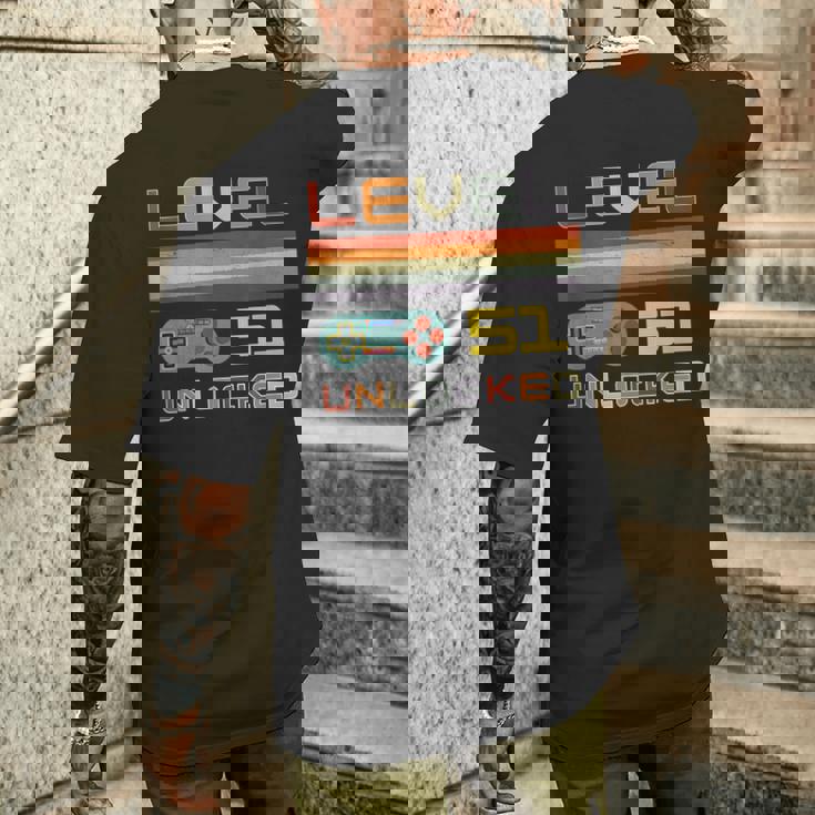 レベル51 アンロック ゲーマー 51歳の誕生日 メンズTシャツ バックプリント 彼への贈り物