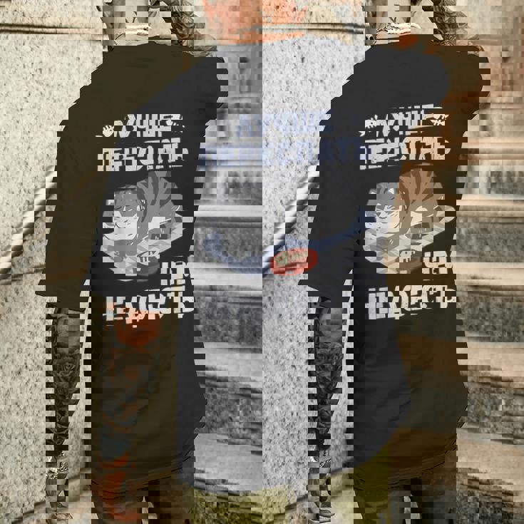 ロシア語の面白い猫のメッセージ「食べ足りないより寝過ぎの方がいい」 メンズTシャツ バックプリント 彼への贈り物