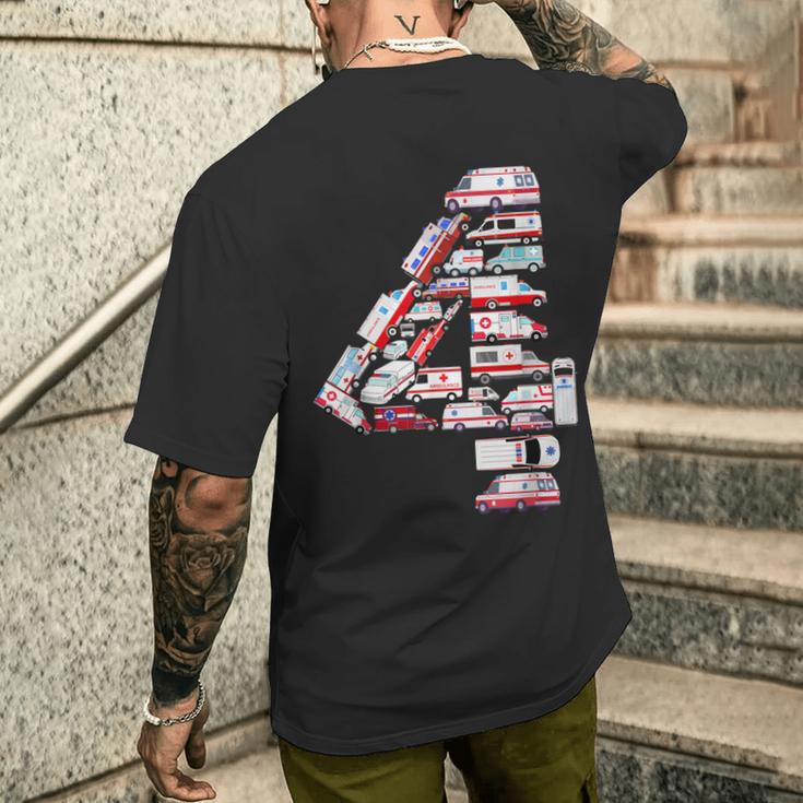救急車 テーマ 4歳の誕生日 キッズ 男の子 4歳 メンズTシャツ バックプリント 彼への贈り物