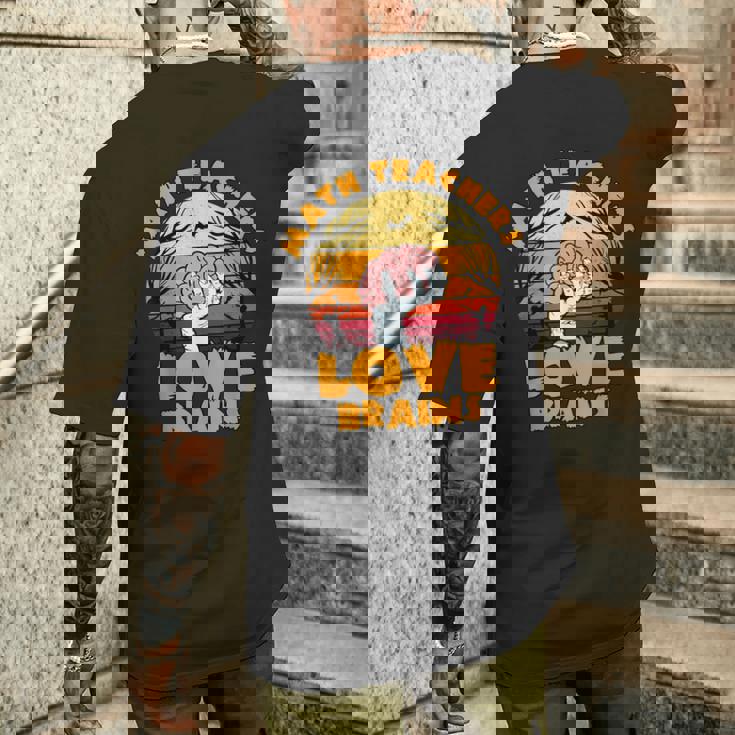 数学教師 Love Brains おもしろハロウィン ゾンビテーマ メンズTシャツ バックプリント 彼への贈り物