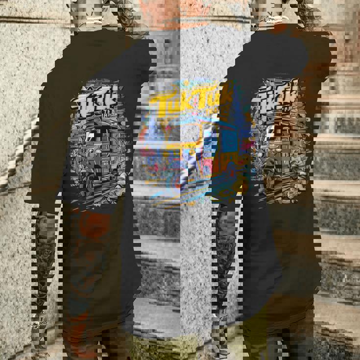 活気に満ちたトゥクトゥクタイアドベンチャー メンズTシャツ バックプリント 彼への贈り物