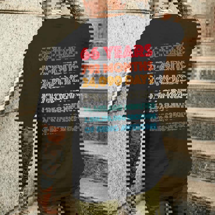 素晴らしい66歳の誕生日プレゼント 面白い レトロ 66歳の誕生日 メンズTシャツ バックプリント 彼への贈り物