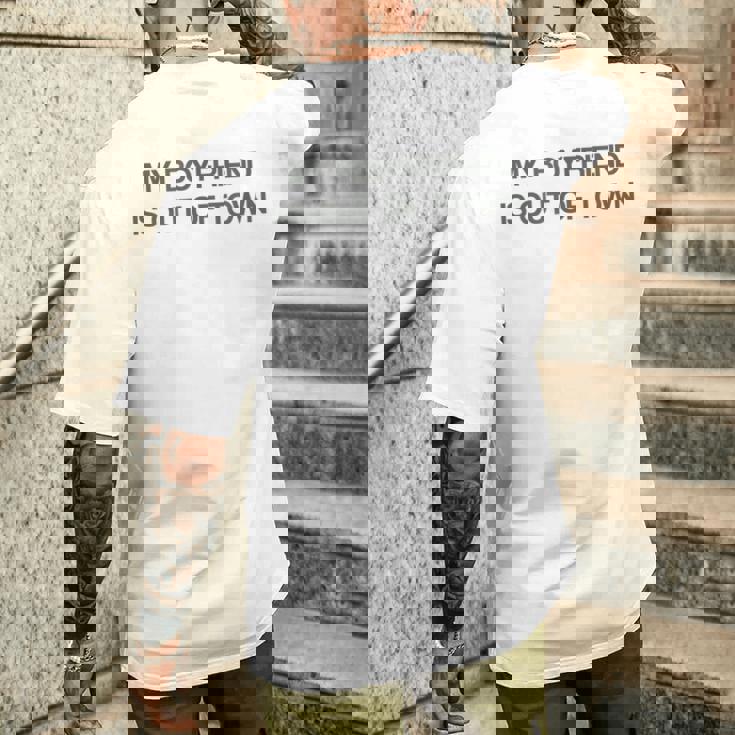 My Boyfriend Is Out Of Town メンズTシャツ バックプリント 彼への贈り物