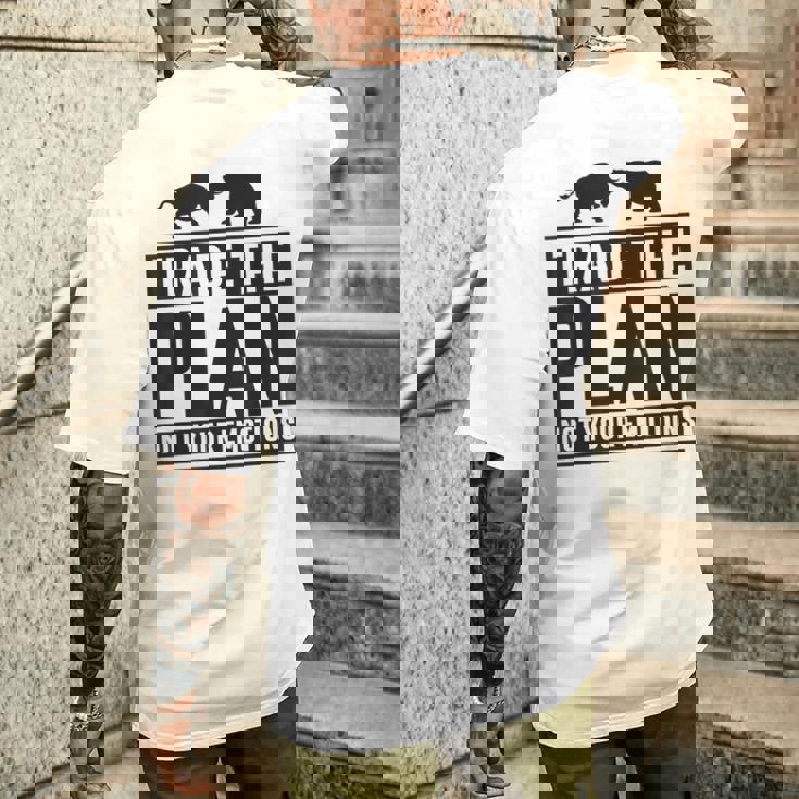 Trade The Plan Not Your Emotions デイトレーダー Trading 株式 証券取引所 メンズTシャツ バックプリント 彼への贈り物