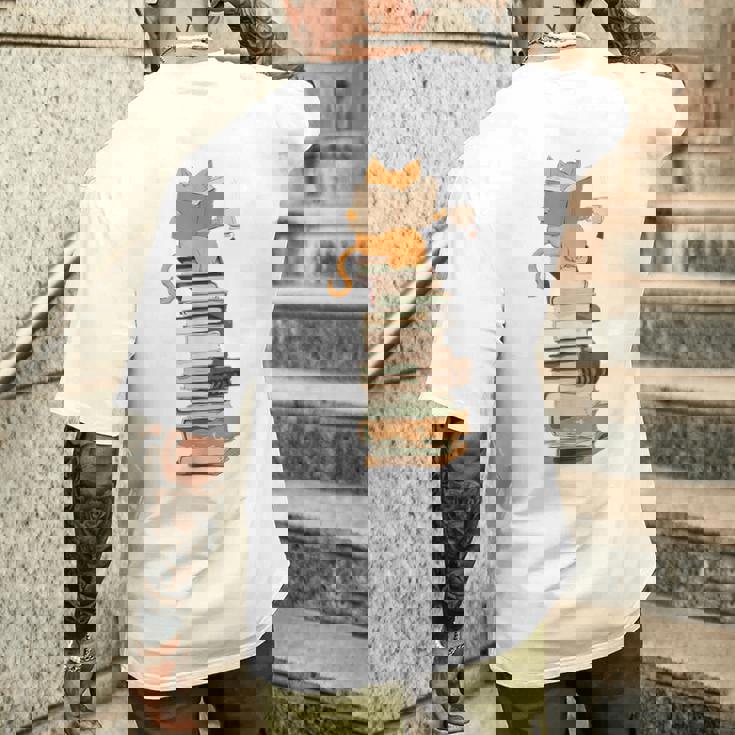 かわいい猫、本好きの猫 メンズTシャツ バックプリント 彼への贈り物