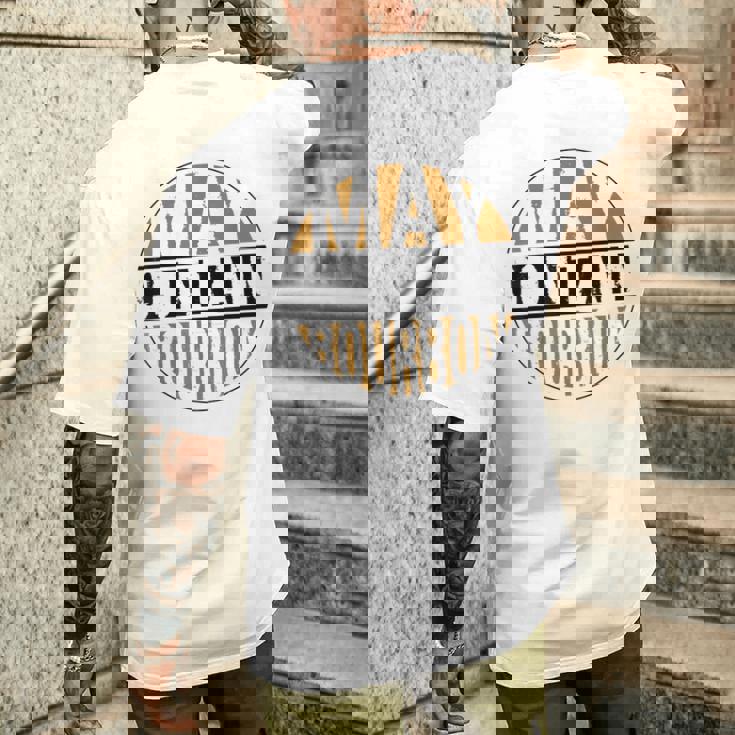 ウイスキーを飲むアルコール昔ながらのバーボン酒飲み メンズTシャツ バックプリント 彼への贈り物