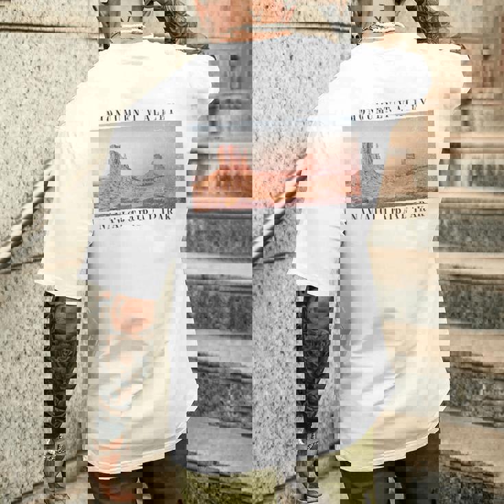 モニュメントバレー ナバホ族公園 アリゾナ ユタ州 メンズTシャツ バックプリント 彼への贈り物