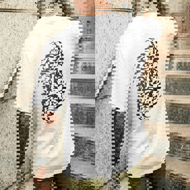 伝統的な本物のマオリ族タトゥーニュージーランド。 メンズTシャツ バックプリント 彼への贈り物