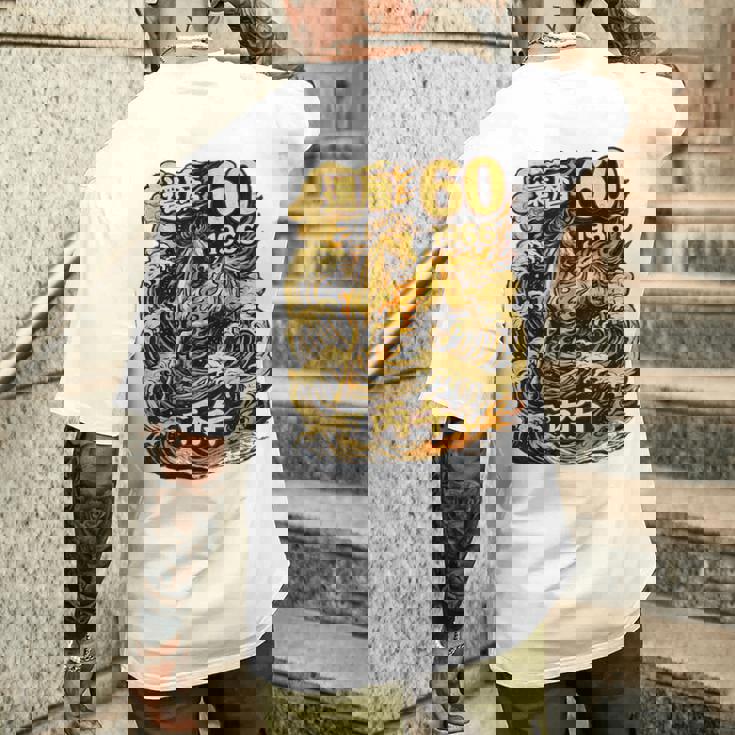 還暦 祝い 60歳 1966 丙午 火の馬 和風 和柄 馬 波 炎 記念 メンズTシャツ バックプリント 彼への贈り物