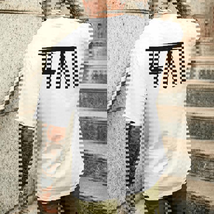 龍体文字【く】効果：金運up。手書き 筆文字 開運グッズ 運気アップ 縁起物 お守り ラッキー スピリチュアル メンズTシャツ バックプリント 彼への贈り物