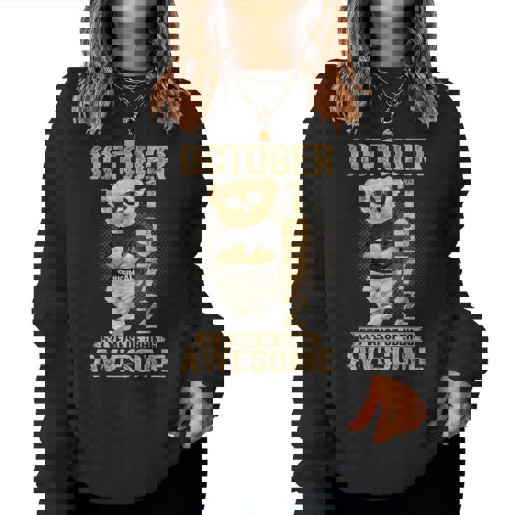 1972年10月53歳の誕生日男性と女性のための素晴らしいテディベア レディーススウェットシャツ