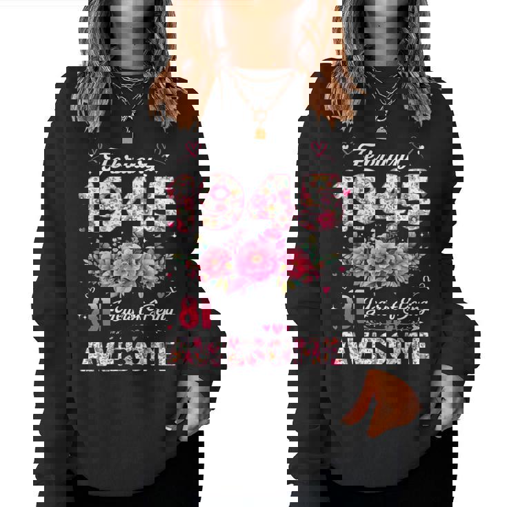 81歳 1945年2月 花柄 81歳 誕生日 男性 女性 長袖tシャツ レディーススウェットシャツ