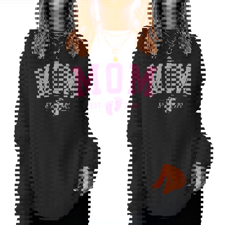 Mom Est 2026 Pink Baby Feet First Time Girl Mommy Women Sweatshirt