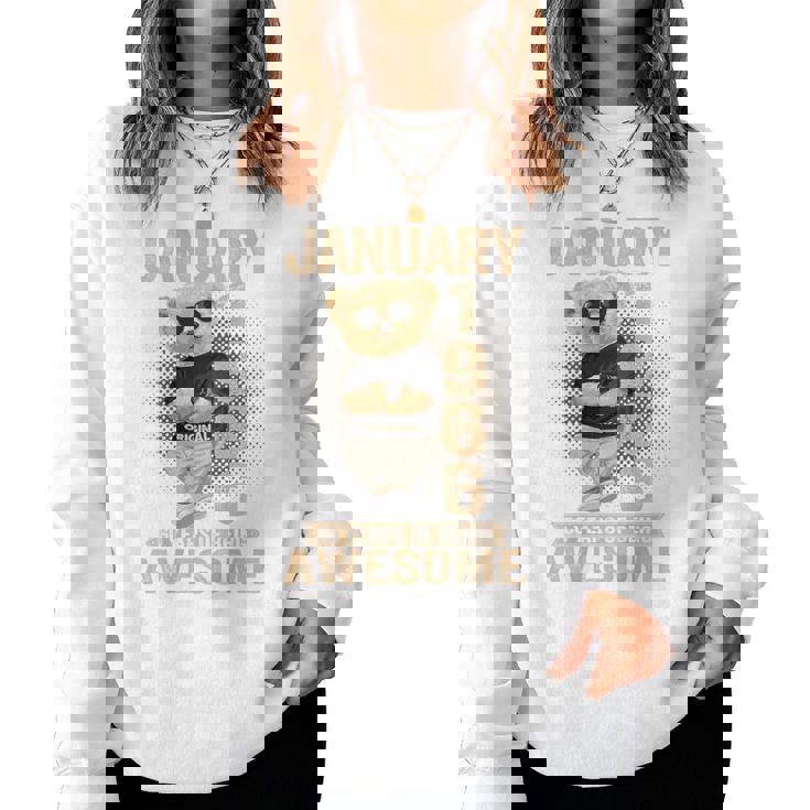 60歳 1966年1月 テディベア 60歳 誕生日 男性 女性 レディーススウェットシャツ