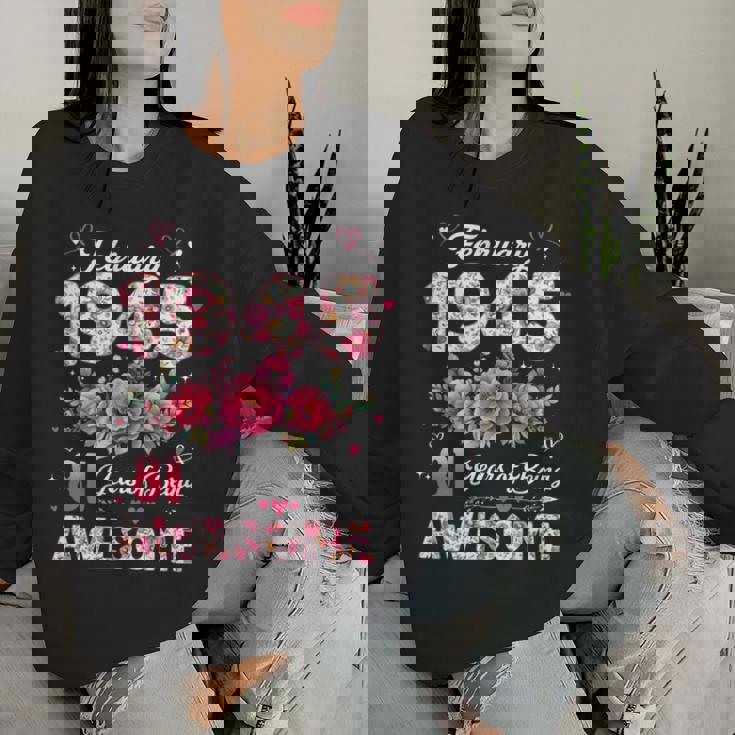 81歳 1945年2月 花柄 81歳 誕生日 男性 女性 長袖tシャツ レディーススウェットシャツ 彼女への贈り物