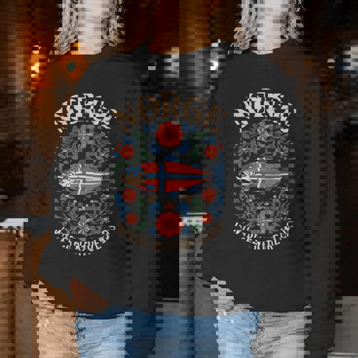 サーモン ノルウェー Rosemaling 花柄 フィヨルド 自然 Norge レディーススウェットシャツ 面白い贈り物