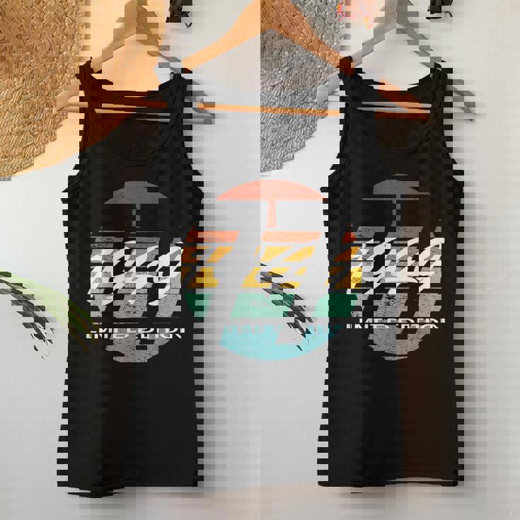 77 歳の誕生日男性女性 77 歳 1949 面白いギフト レディースタンクトップ 面白い贈り物