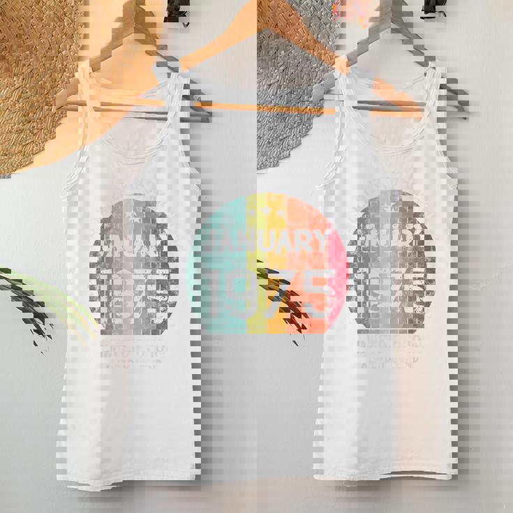 1975年1月以来絶対に素晴らしい男性と女性の誕生日。 レディースタンクトップ 面白い贈り物