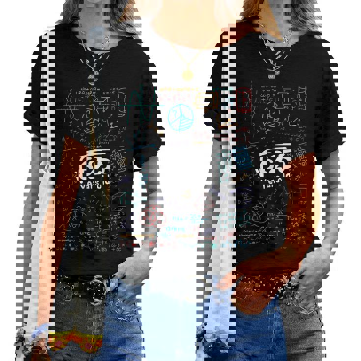 25 Años De Edad Hombres Es 25 Regalo De Cumpleaños Cuadrado Raíz De 625 Camiseta de mujer