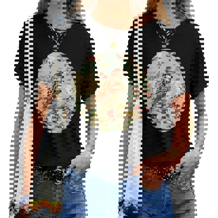 かわいい花のスズメの花の家のスズメ。 レディースTシャツ