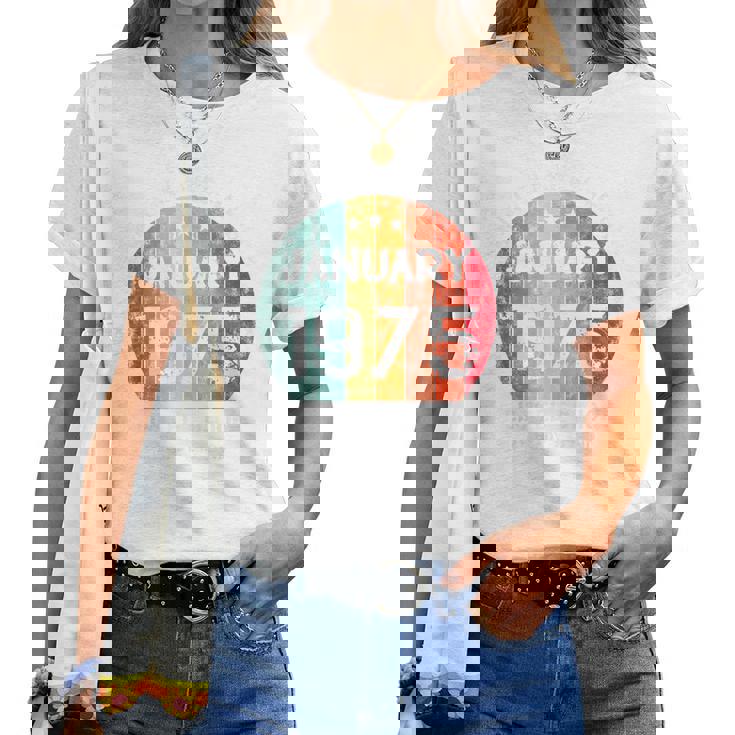 1975年1月以来絶対に素晴らしい男性と女性の誕生日。 レディースTシャツ