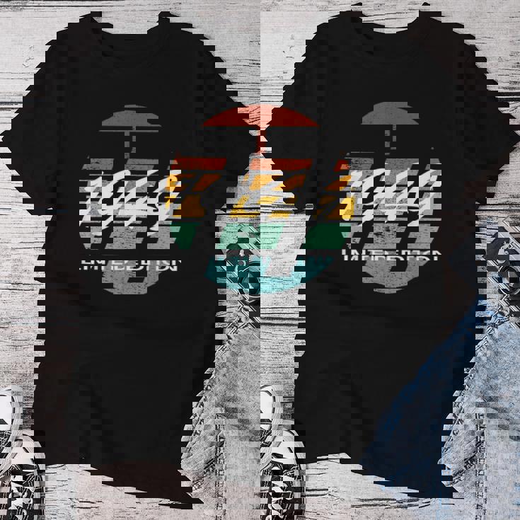 77 歳の誕生日男性女性 77 歳 1949 面白いギフト レディースTシャツ 面白い贈り物