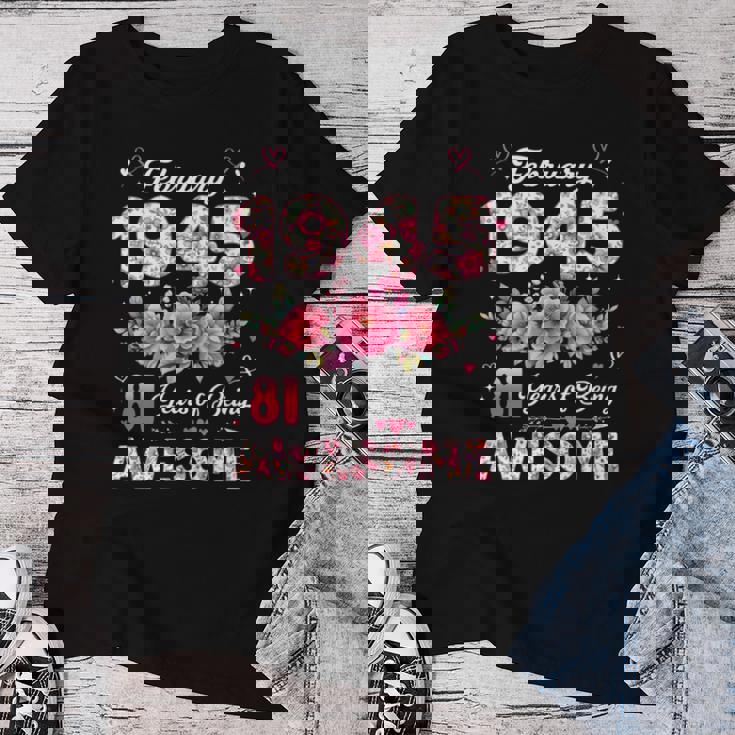 81歳 1945年2月 花柄 81歳 誕生日 男性 女性 長袖tシャツ レディースTシャツ 面白い贈り物