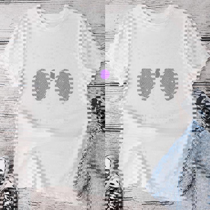 喜寿祝い 卓球好き ピンポン好き 父 男性 女性 77歳 喜寿 お祝い 喜寿モードオン 回転は終わらない レディースTシャツ 面白い贈り物