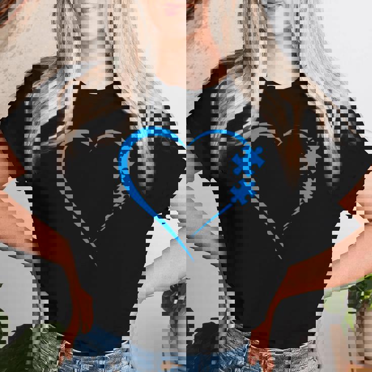 Autism Autism Awareness Autism Mom Love レディースTシャツ 彼女への贈り物