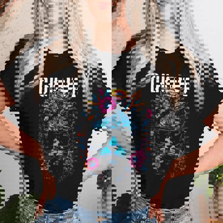 市川市 サングラスをかけた猫と花のデザイン レディースTシャツ 彼女への贈り物